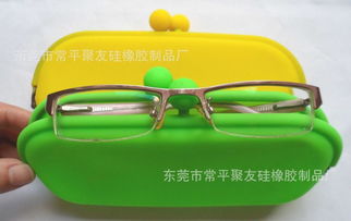 硅胶时尚配件 从女士硅胶包到眼镜盒的多样化选择