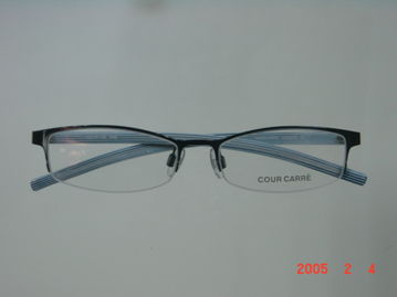 南京东路写字楼新开专业眼镜直销店 医学验光护航，一线产品惠享成本价